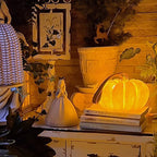 Solar Pumpkin Light Resin LED Outdoor Garden Lamp Waterproof Pumpkin Shaped Landscape Light Halloween and Autumn Decoration for Patio and Lawn