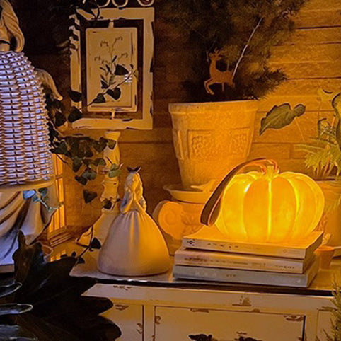 Solar Pumpkin Light Resin LED Outdoor Garden Lamp Waterproof Pumpkin Shaped Landscape Light Halloween and Autumn Decoration for Patio and Lawn