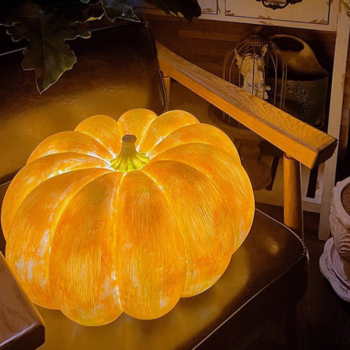 Solar Pumpkin Light Resin LED Outdoor Garden Lamp Waterproof Pumpkin Shaped Landscape Light Halloween and Autumn Decoration for Patio and Lawn