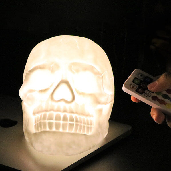 Skull Night Light LED Colour Changing Table Lamp Rechargeable Silicone Skull Lamp with Remote Control and Timer Gothic Halloween Decor for Bedroom