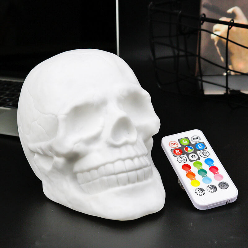 Skull Night Light LED Colour Changing Table Lamp Rechargeable Silicone Skull Lamp with Remote Control and Timer Gothic Halloween Decor for Bedroom