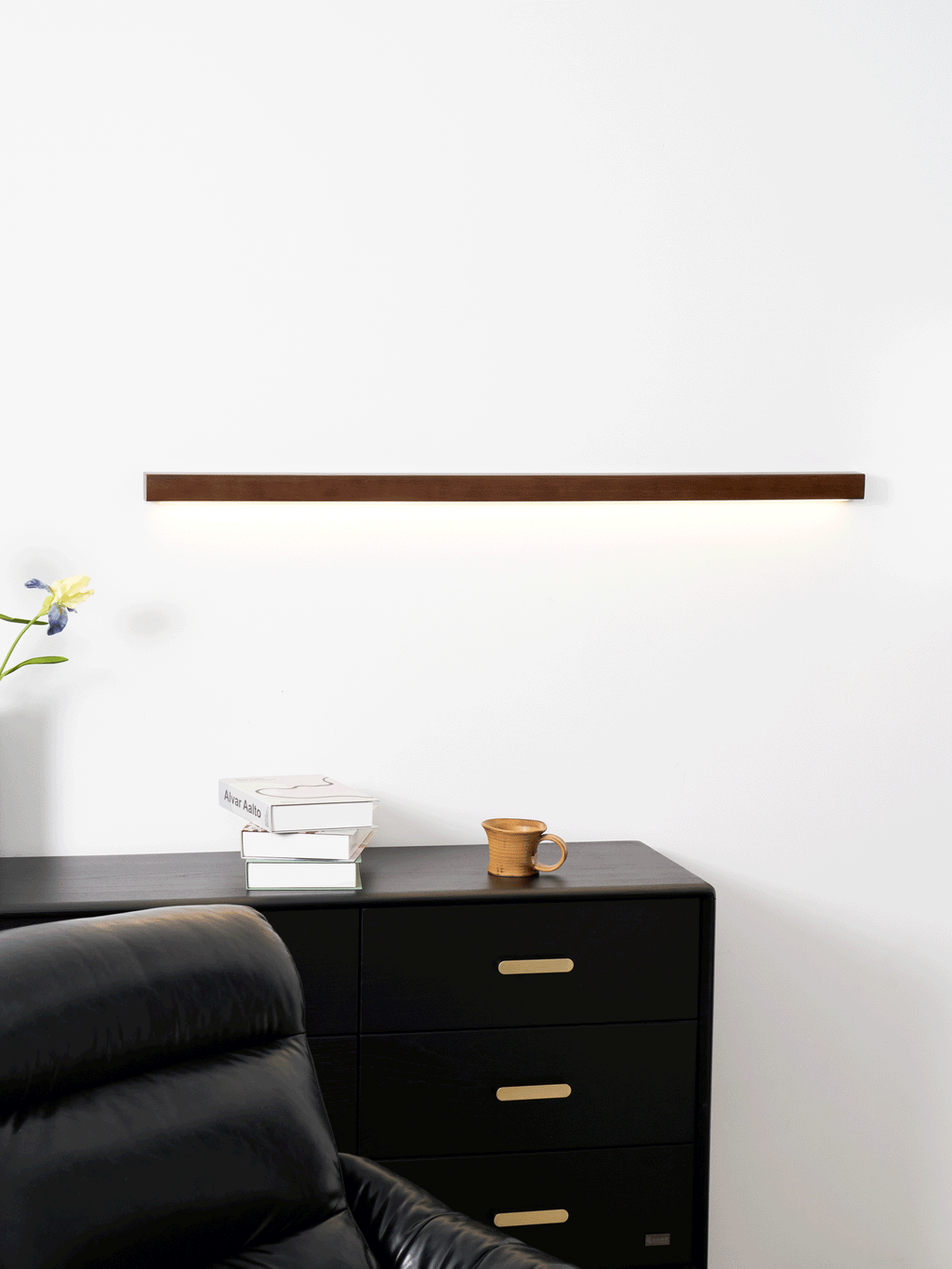 Minimalist Linear Wood Wall Light With Soft Downlight
