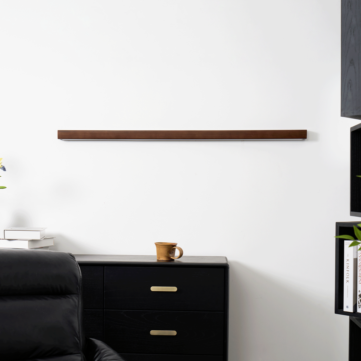 Minimalist Linear Wood Wall Light With Soft Downlight