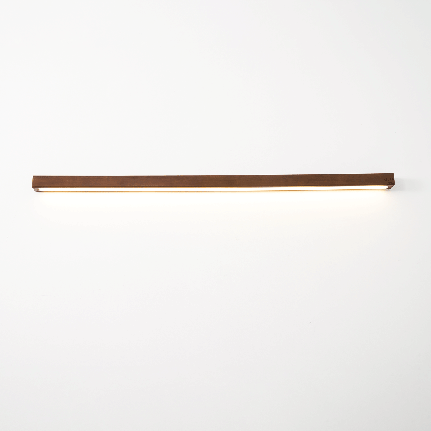 Minimalist Linear Wood Wall Light With Soft Downlight