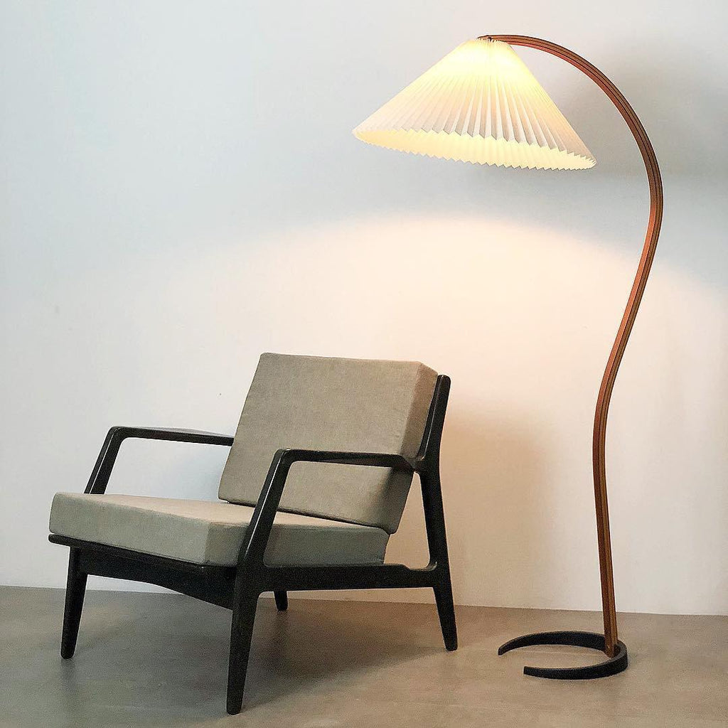 Curved Wooden Floor Lamp With Pleated Shade