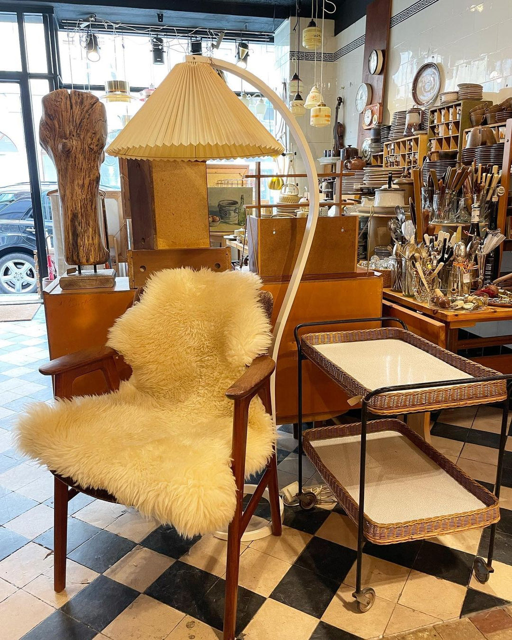Curved Wooden Floor Lamp With Pleated Shade