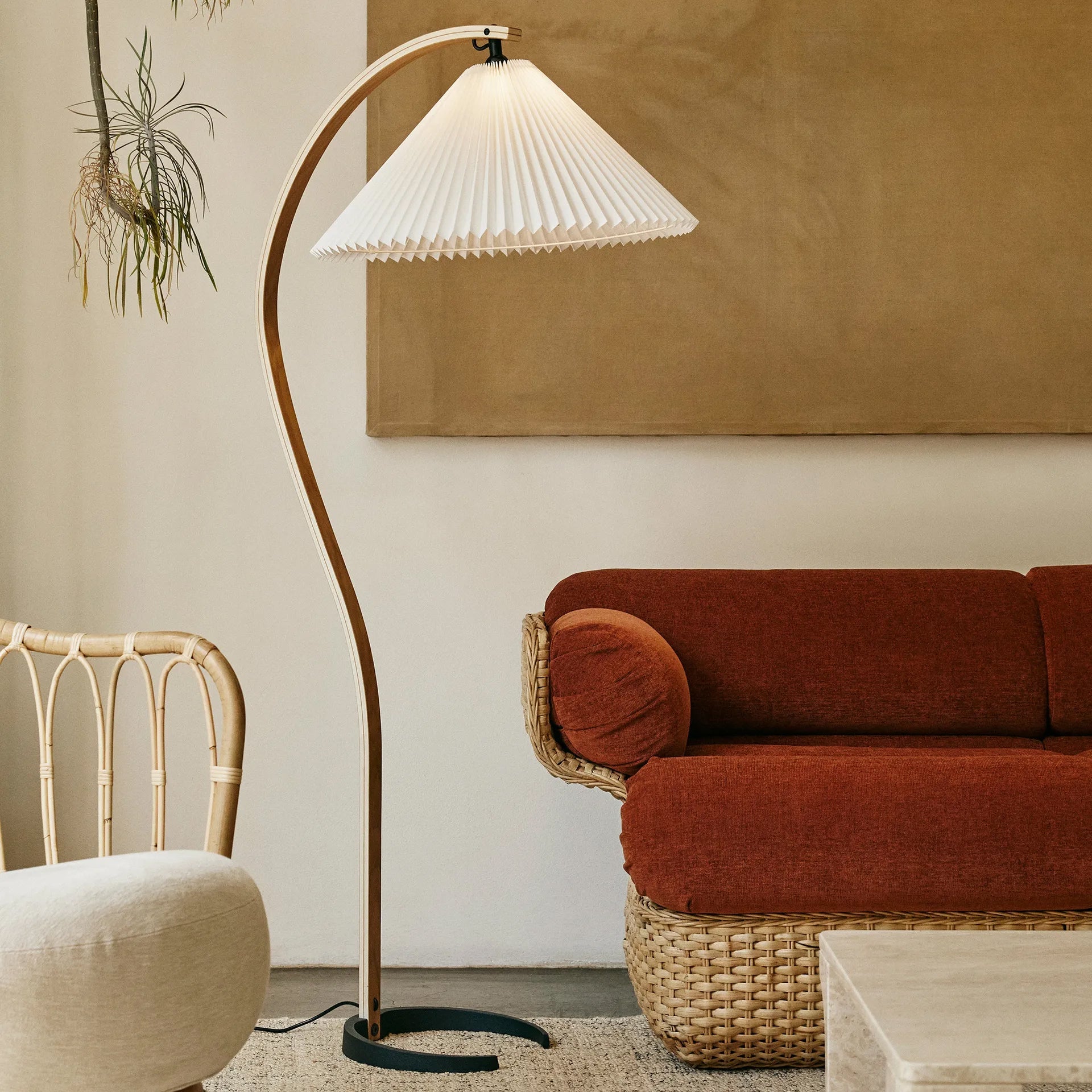 Curved Wooden Floor Lamp With Pleated Shade