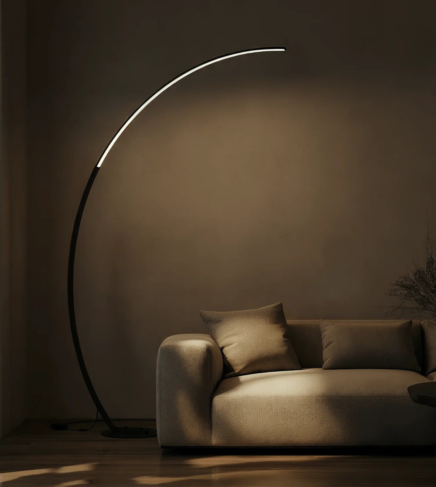 Minimalist Curved Arc floor lamp With Slim Light Bar