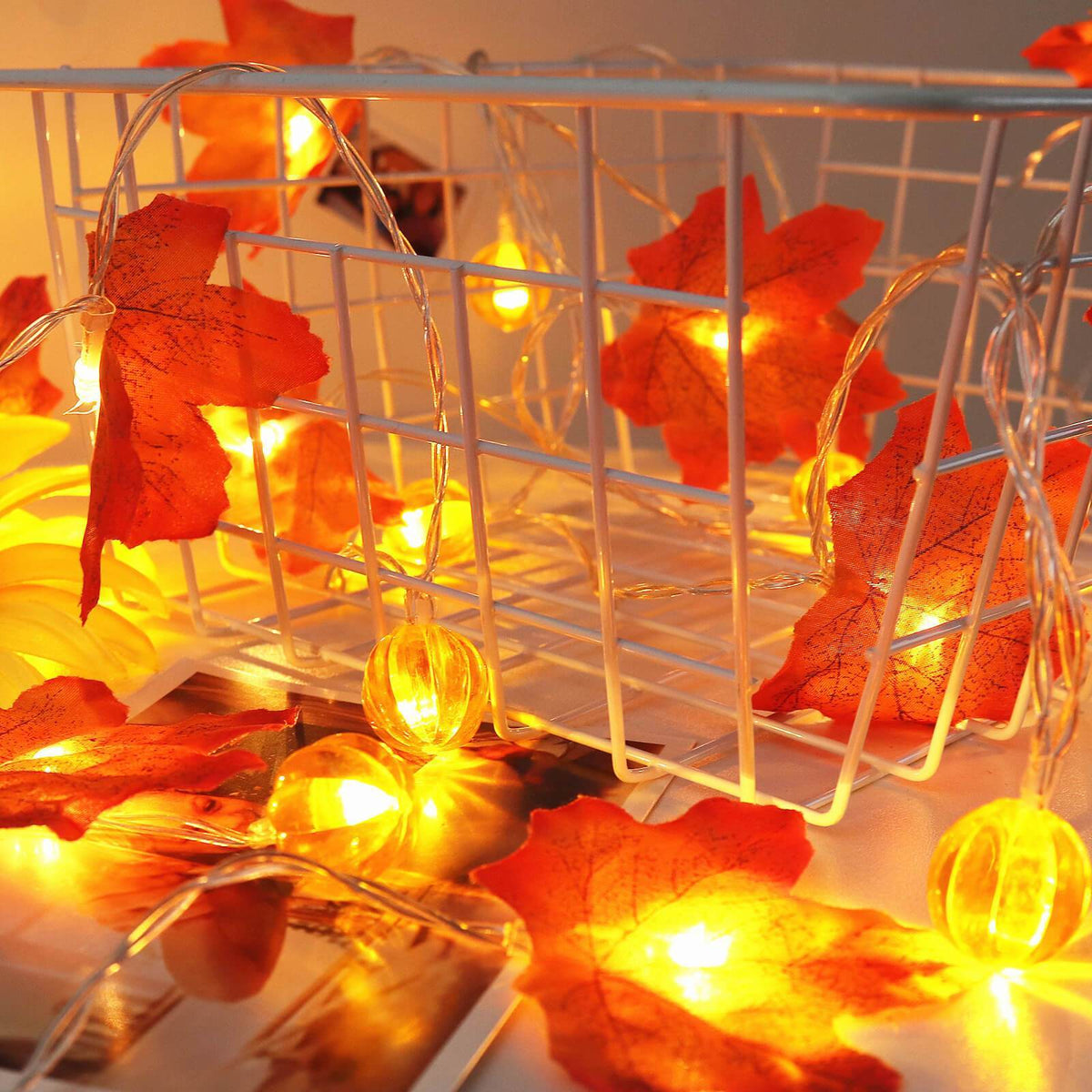 Maple Leaf String Lights LED Autumn Fairy Lights Battery Operated Garland Lights for Halloween | Harvest | Mantelpiece and Party Decoration