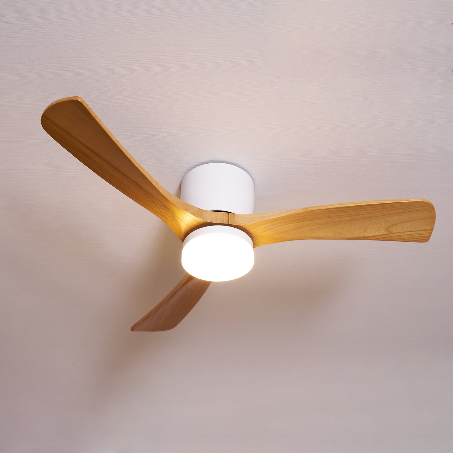 Wood Blade Ceiling Fan Ceiling Light With Remote Control