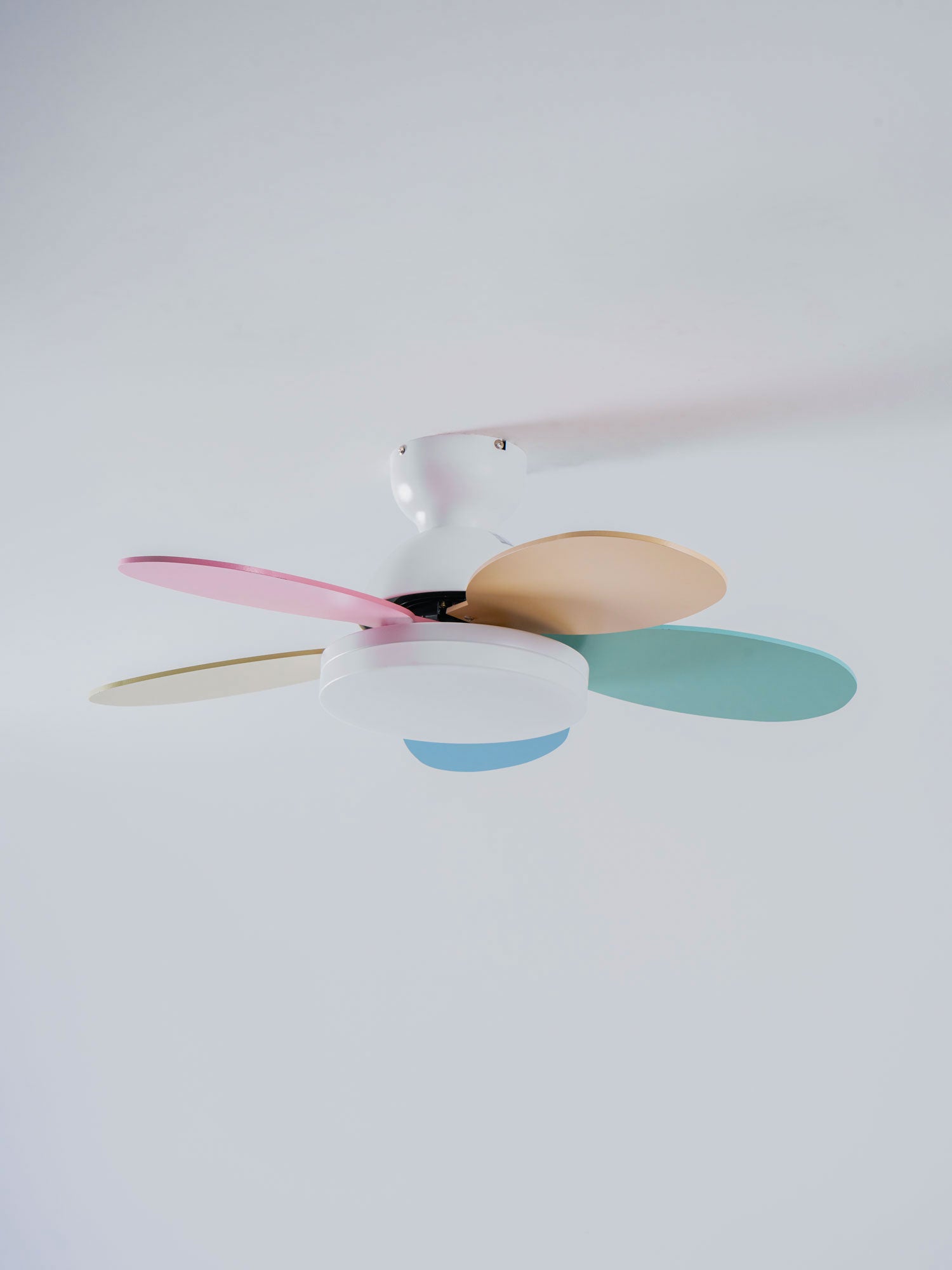 Petal Blade Ceiling Fan With Light Ceiling Light