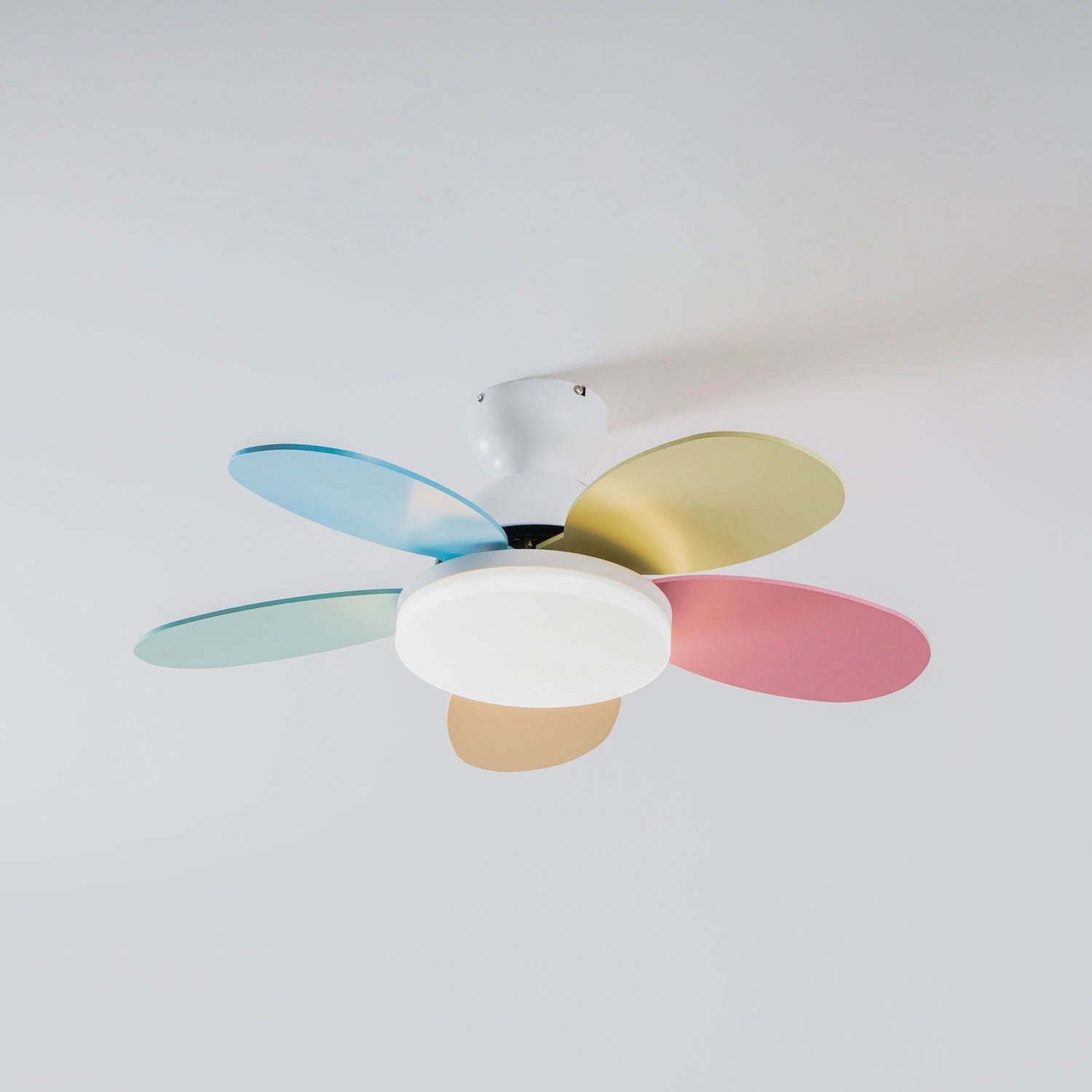 Petal Blade Ceiling Fan With Light Ceiling Light