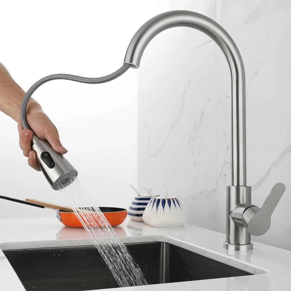 Pull Out Kitchen Tap Single Lever Swivel Spout Kitchen Mixer Tap with Pull Down Spray Head and Flexible Hose for Kitchen Sinks
