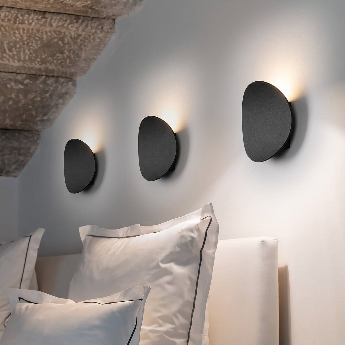 Pebble Shaped LED Wall Light Minimalist Aluminium Up and Down Wall Lamp