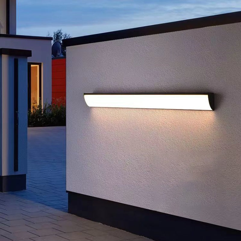 Waterproof Linear LED Outdoor Wall Light with Curved Acrylic Shade for Garden